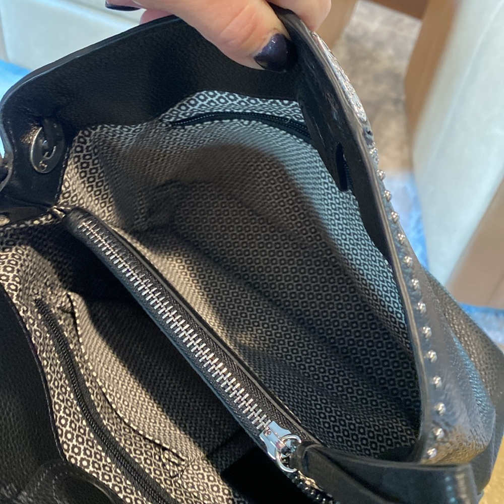 Brighton Bag-Robbie Bucket Bag. - Picture 4 of 7